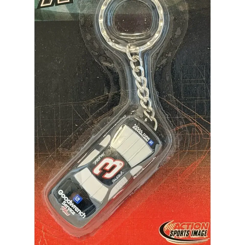 Lot Of 4 Dale Earnhardt Sr 2001 Magnetic Racers Nascar 2001 Keychain 2 Stickers